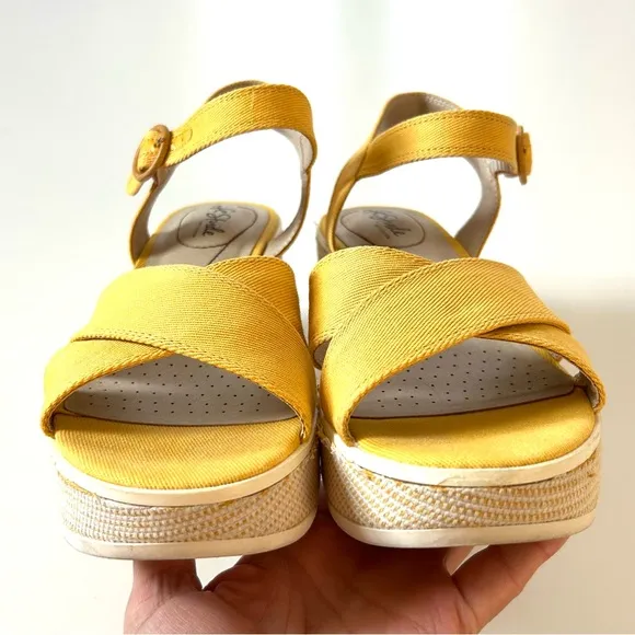 LifeStride Yellow Woven Open Toe Peachy Platform Sandals