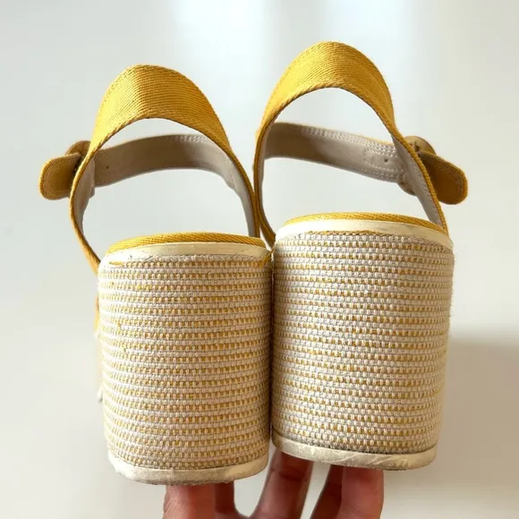 LifeStride Yellow Woven Open Toe Peachy Platform Sandals