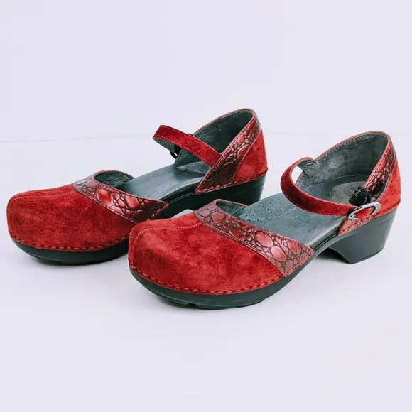 LIKE NEW Dansko Sally Red Suede Crocodile Mary Jane Shoe Size 8 (38)