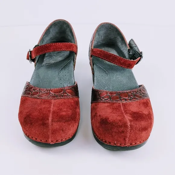 LIKE NEW Dansko Sally Red Suede Crocodile Mary Jane Shoe Size 8 (38)
