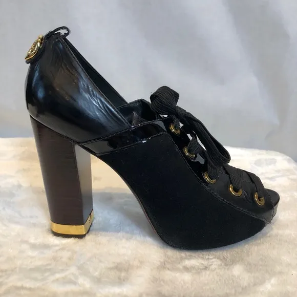 LIKE NEW Tory Burch Platform Shoes, size 7