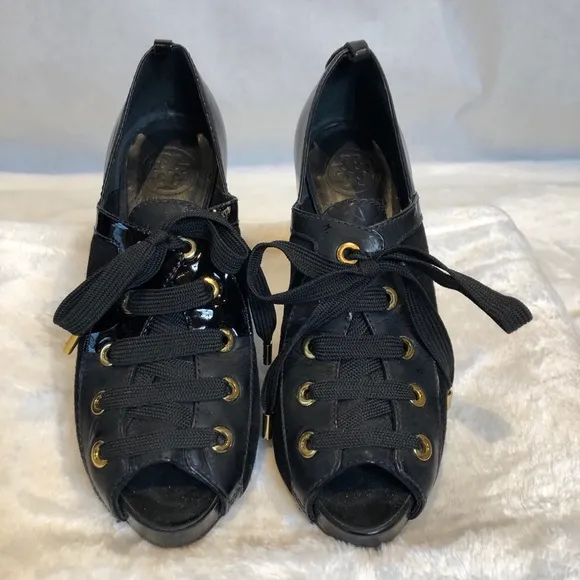 LIKE NEW Tory Burch Platform Shoes, size 7