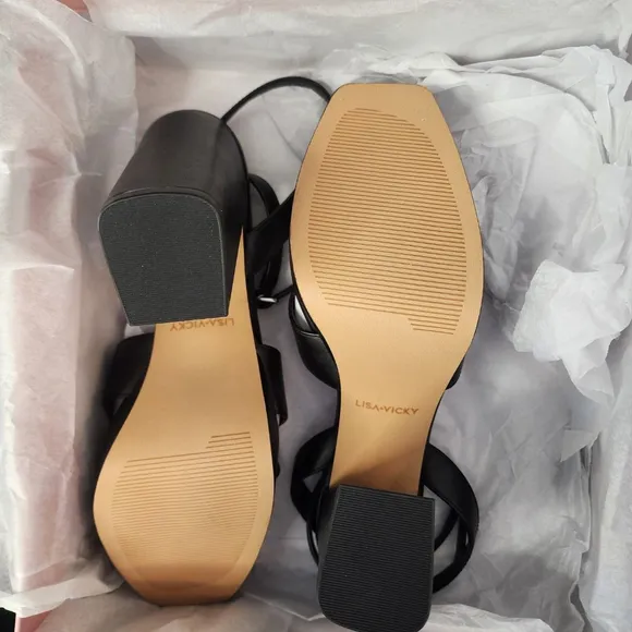 Lisa Vicky Black Leather Platform Strappy Heels Size 7, Nordstrom. New in box.
