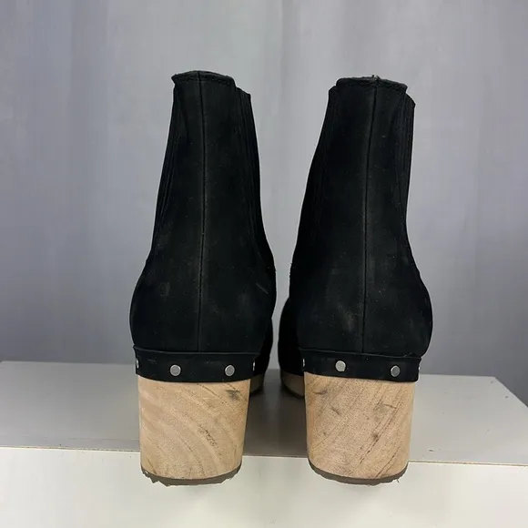 LOFT Clog Boot in Black.