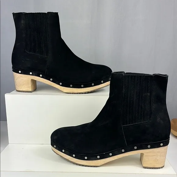 LOFT Clog Boot in Black.