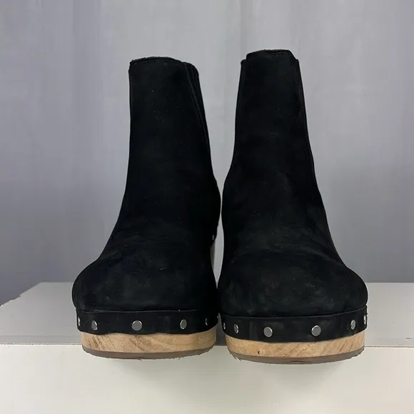 LOFT Clog Boot in Black.