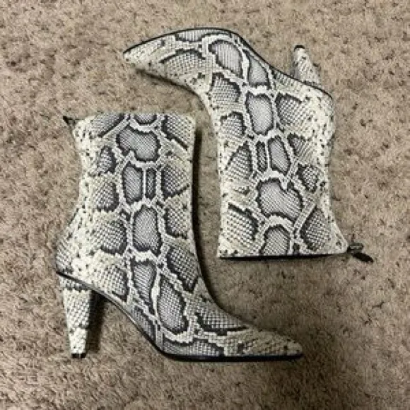 Longchamp Black and White Heeled Boots with Snakeskin Pattern
