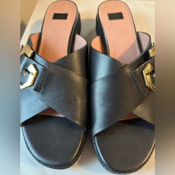 Louise et Cie Cassia platform sandals in black. Size 11 M width.