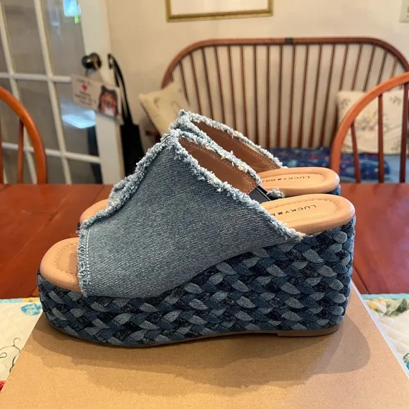 💙Lucky Brand Frayed Platform Sandals💙