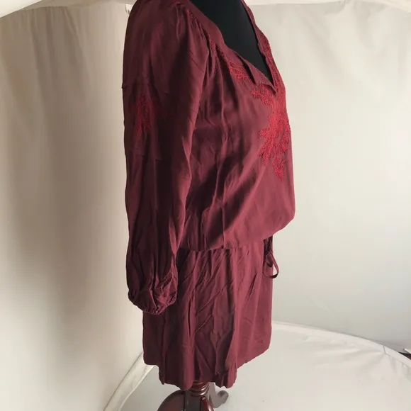 Lucky Brand Laszlo burgundy v-neck tie waist long sleeve dress