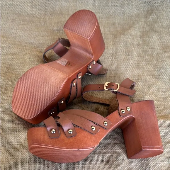 Madden Girl Brown Platform Sandals New Size 5.5 Corky G