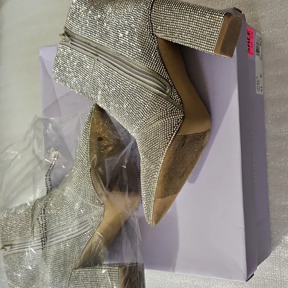 Madden Girl Flex-R Silver Rhinestone Women's Boots Size 6.5