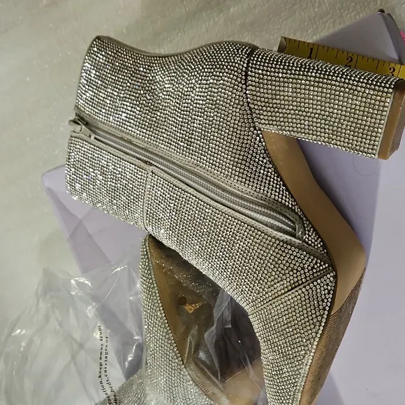 Madden Girl Flex-R Silver Rhinestone Women's Boots Size 6.5