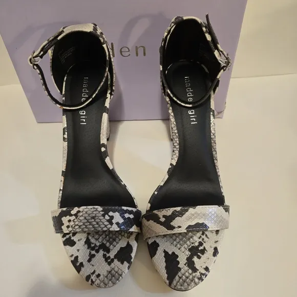 MADDEN GIRL Snake Skin Animal Print Block Heel Open Toe Sandals Size 9M
