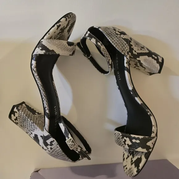 MADDEN GIRL Snake Skin Animal Print Block Heel Open Toe Sandals Size 9M