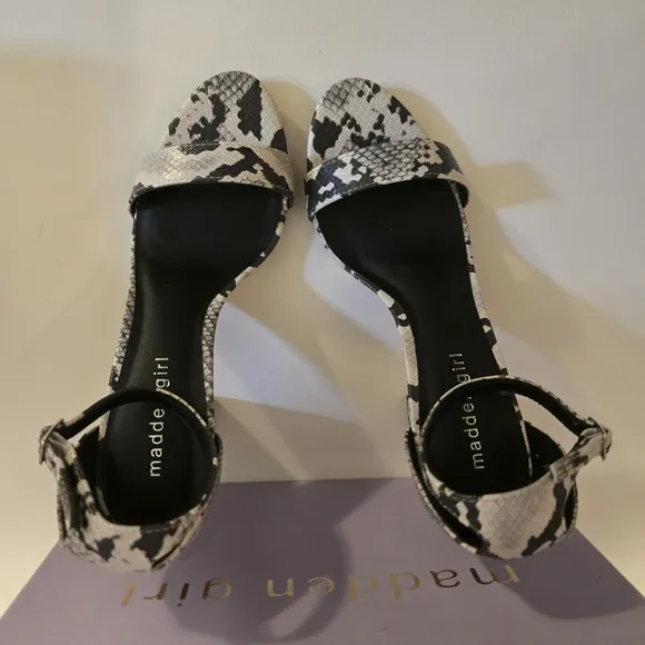 MADDEN GIRL Snake Skin Animal Print Block Heel Open Toe Sandals Size 9M