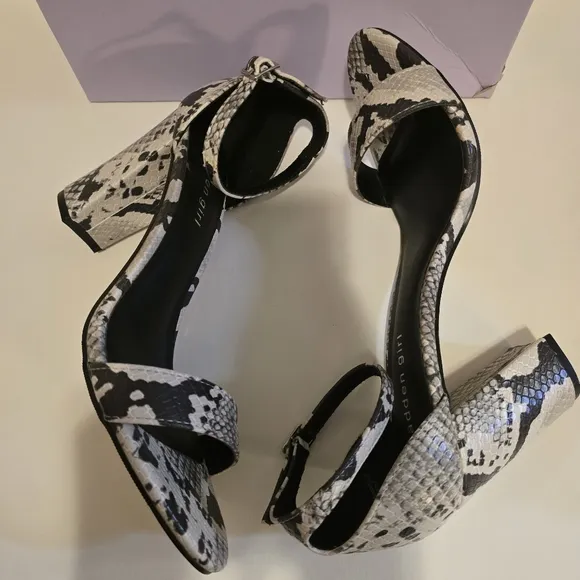 MADDEN GIRL Snake Skin Animal Print Block Heel Open Toe Sandals Size 9M