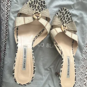 Manolo Blahnik Beige Leopard Print Women's Shoes
