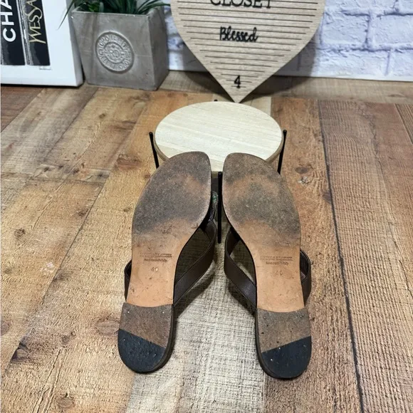 Manolo Blahnik Brown Leather Sandals Flats Turquoise Colored Bead Detail Size 40
