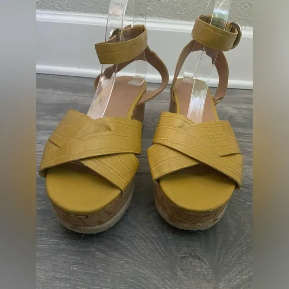 Marc Fisher Carlin 2 Yellow Wedge Sandals Ankle straps Women’s Size 8 Cork
