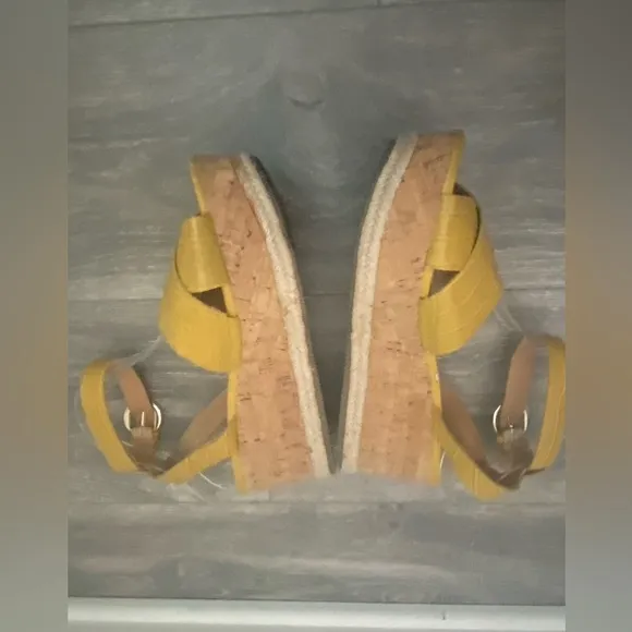 Marc Fisher Carlin 2 Yellow Wedge Sandals Ankle straps Women’s Size 8 Cork