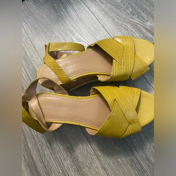Marc Fisher Carlin 2 Yellow Wedge Sandals Ankle straps Women’s Size 8 Cork