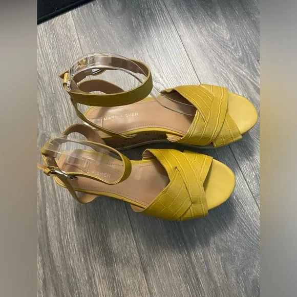 Marc Fisher Carlin 2 Yellow Wedge Sandals Ankle straps Women’s Size 8 Cork