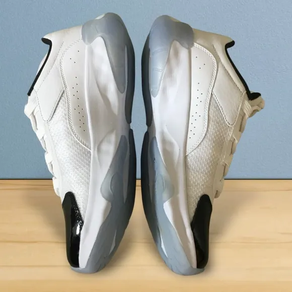 Men’s Air Jordan 11 CMFT Low Concord