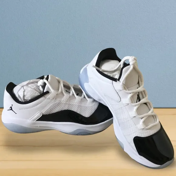 Men’s Air Jordan 11 CMFT Low Concord