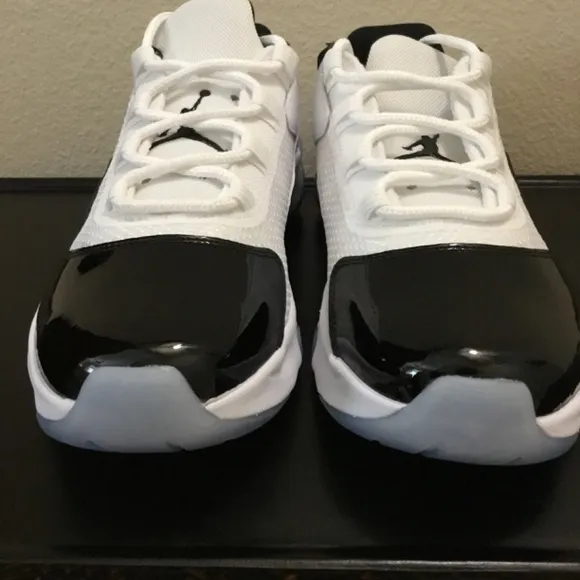 Men’s Air Jordan 11 CMFT Low Concord