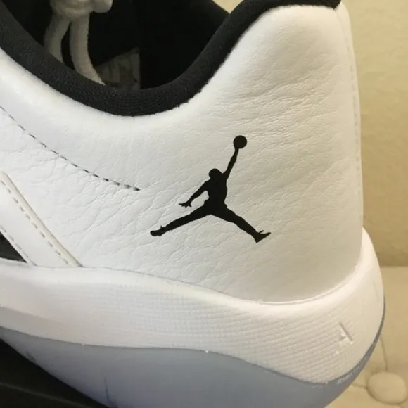 Men’s Air Jordan 11 CMFT Low Concord