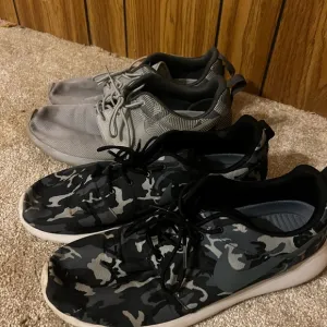 Men's Black and Gray Camouflage Sneakers