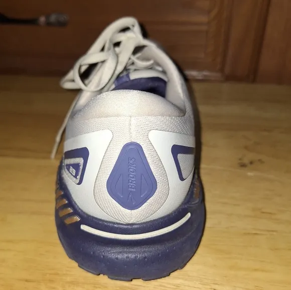 Men's Brooks Adrenaline GTS 23 Gray Running Shoes - . EUC