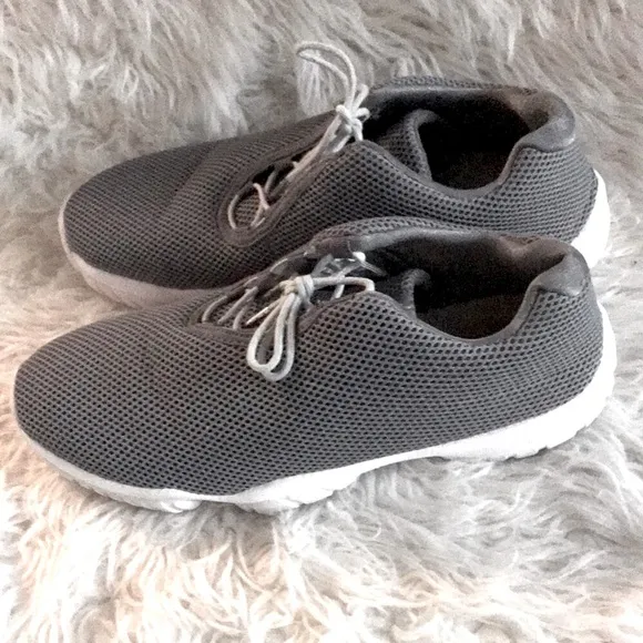 Men’s EUC Sz 11.5 NIKE AIR JORDAN FUTURE - Low Men's Shoes 718948-003 Cool Grey