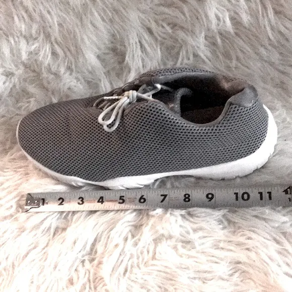 Men’s EUC Sz 11.5 NIKE AIR JORDAN FUTURE - Low Men's Shoes 718948-003 Cool Grey