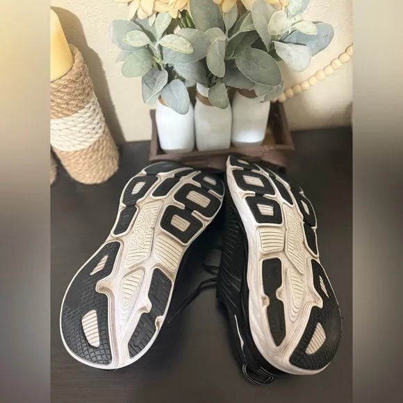 Men’s HOKA Black and White Running Shoes Size 12 2E (wide)
