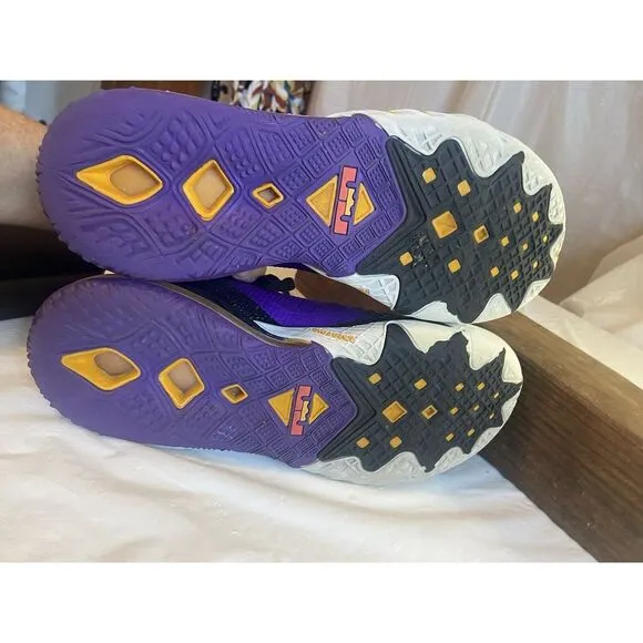 Men's LeBron James XVIII 18 Low Larkes Purple ACG Terra-Size 9-Authenticated‎