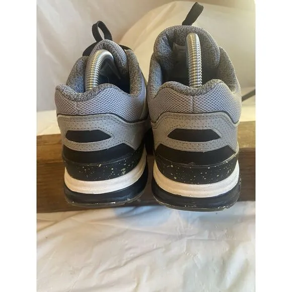 Men's‎ New Balance 1550 Sneaker-Gray &amp; Black-Excellent Condition-Size 10 D