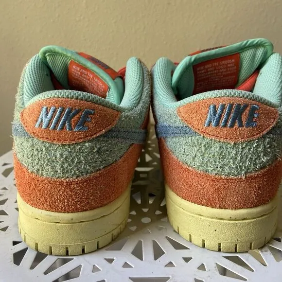 Mens Size 5/ Women's Size 7 - Nike Dunk‎ SB Low Orange Emerald Rise
