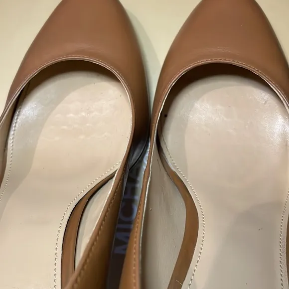 Michael Kors Antoinette Leather Pump- size 7.5