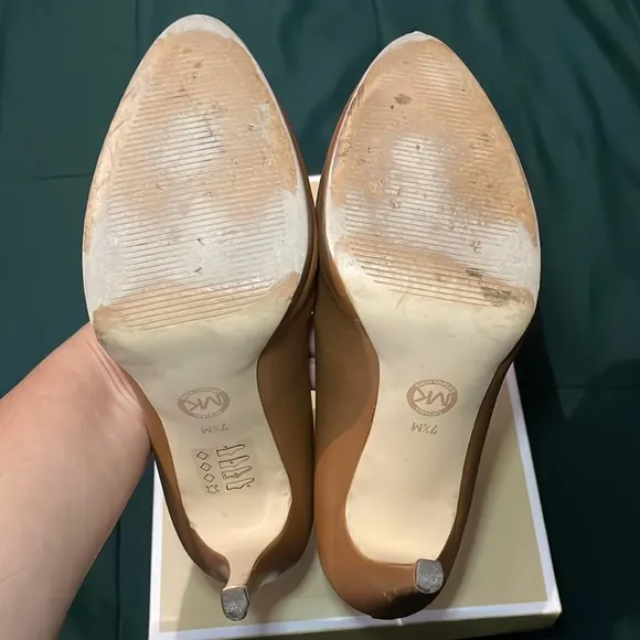 Michael Kors Antoinette Leather Pump- size 7.5