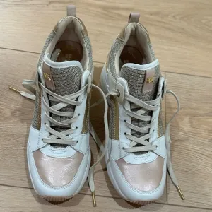 Michael Kors Georgie leather and chain trainer Gold and White Sneakers