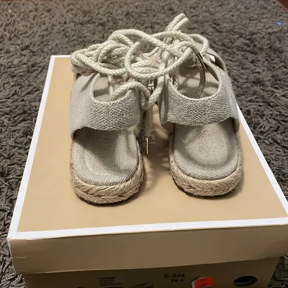 Michael Kors McKenna sandals size 6.5