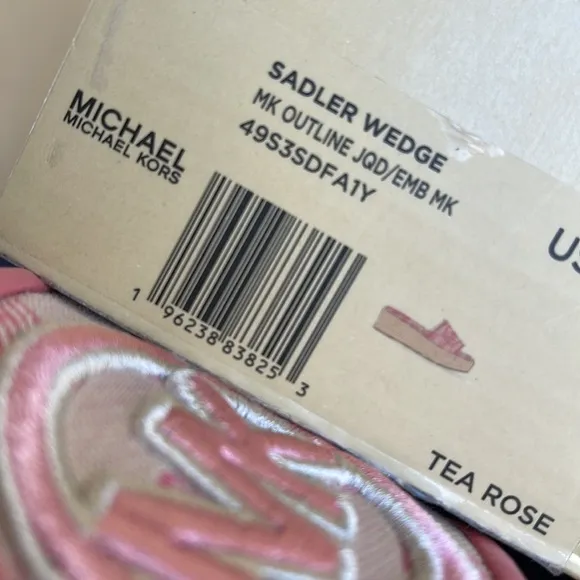 MICHAEL KORS SADLER WEDGEMK OUTLINE JQD/EMB MKTEA ROSE49S3SDFA1Y