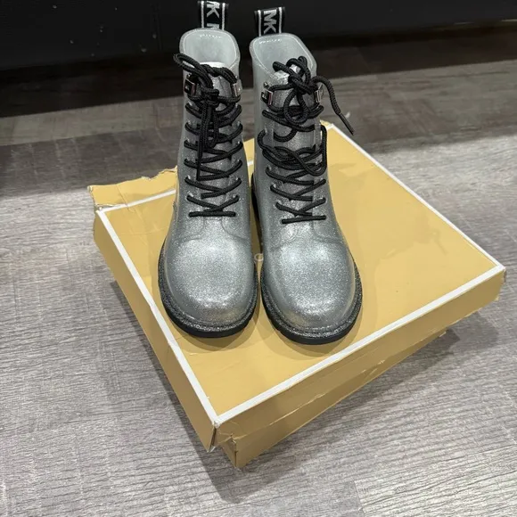 Michael Kors Tavie Rain Bootie Silver‎