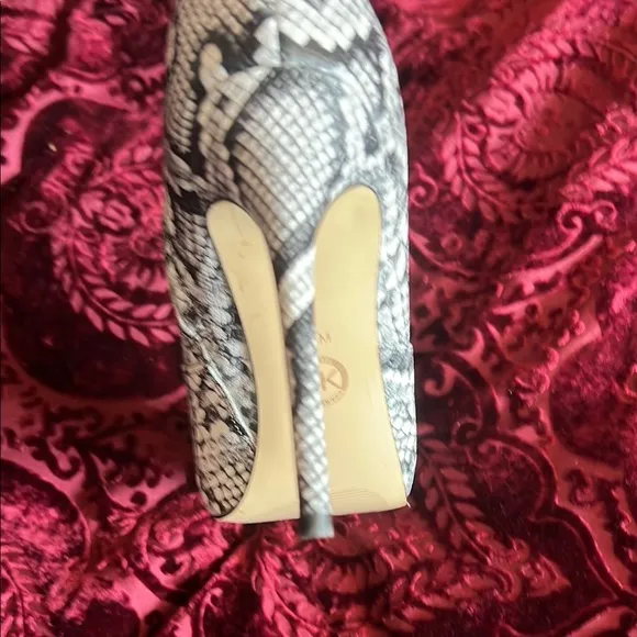 MICHAEL Michael Kors Snake Stiletto High Heel Boots 9.5M