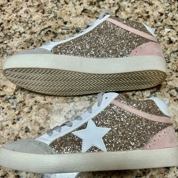 Mi.iM Gold Glitter Sneaker With Star Applique Women’s 8.5 Miracle Miles Design