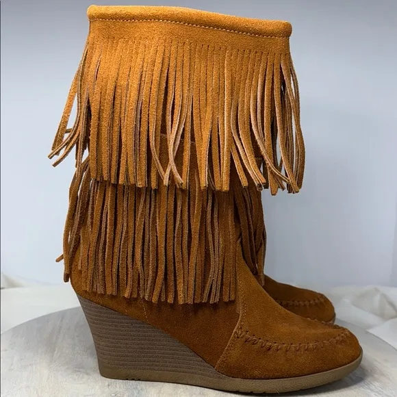 Minnetonka Fringed Suede Wedge Boots - Tan size 9.5