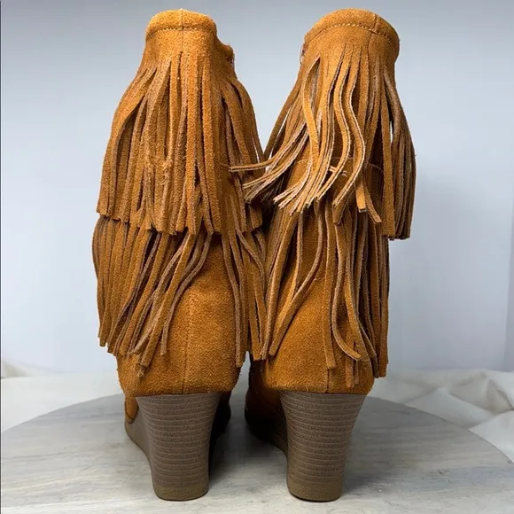 Minnetonka Fringed Suede Wedge Boots - Tan size 9.5