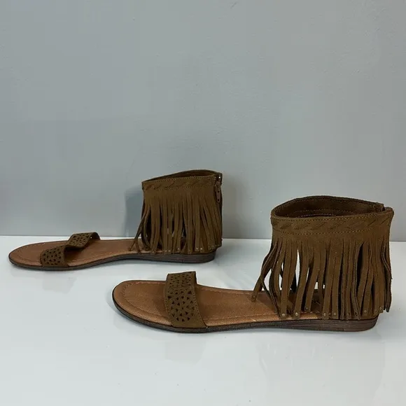 Minnetonka Savona Boho Zip Back Fringe Sandals Size 10 Festival Coachellla